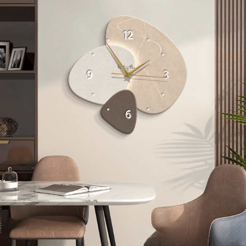 Wall clock - Modern design in a dining room