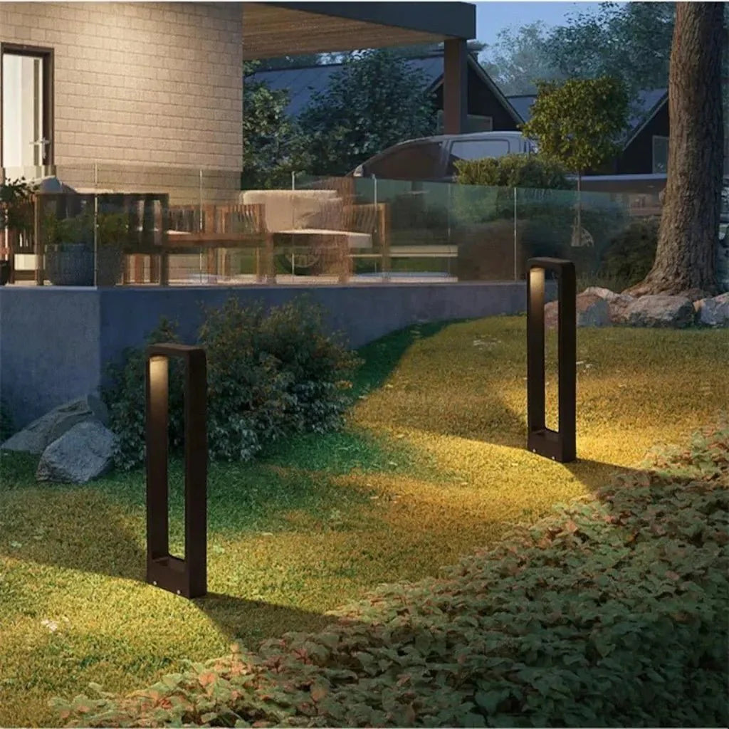 https://cdn.shopify.com/s/files/1/0655/0464/1076/files/aquaglow-waterproof-outdoor-garden-ground-light_7.webp?v=1773243264