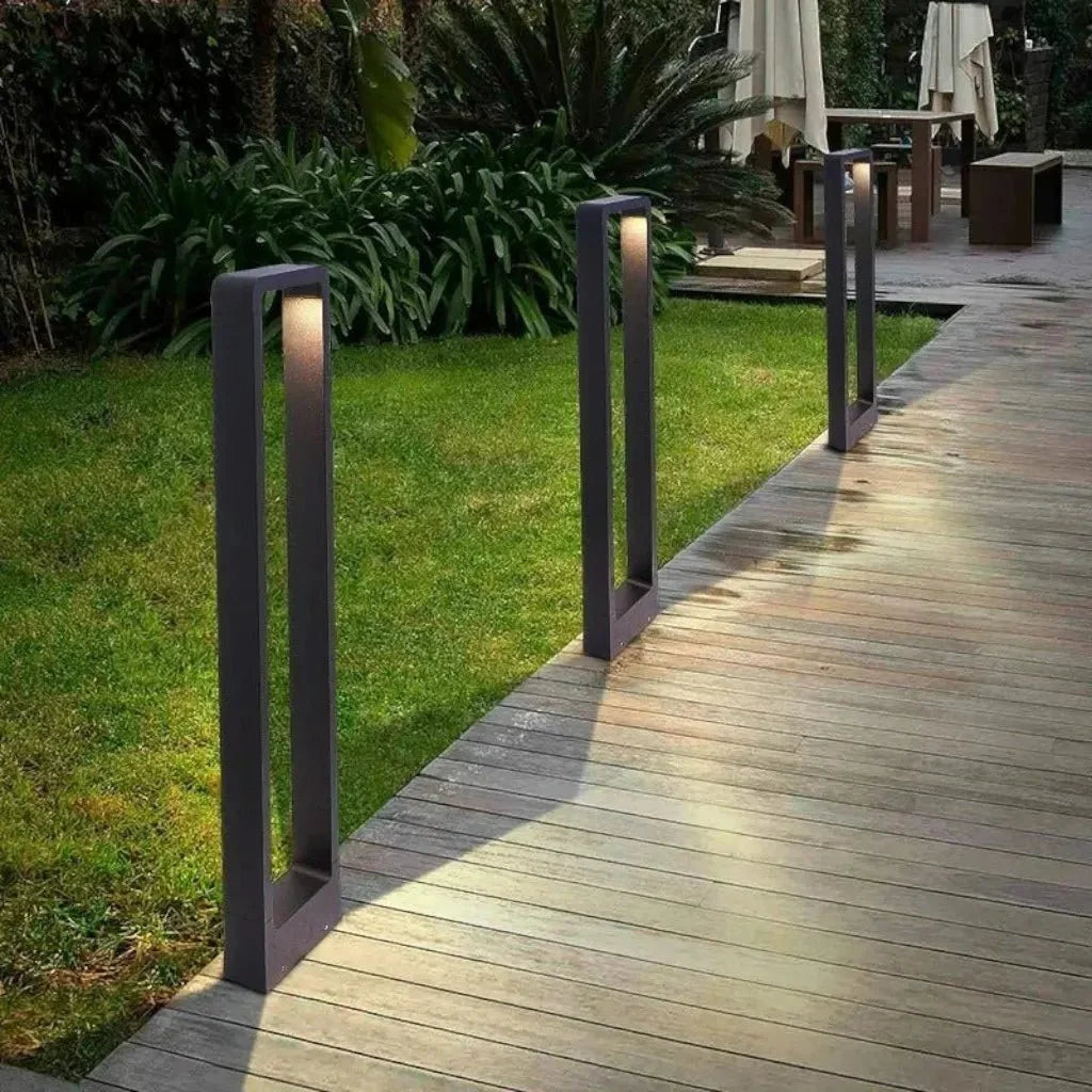 https://cdn.shopify.com/s/files/1/0655/0464/1076/files/aquaglow-waterproof-outdoor-garden-ground-light_9.webp?v=1773243494