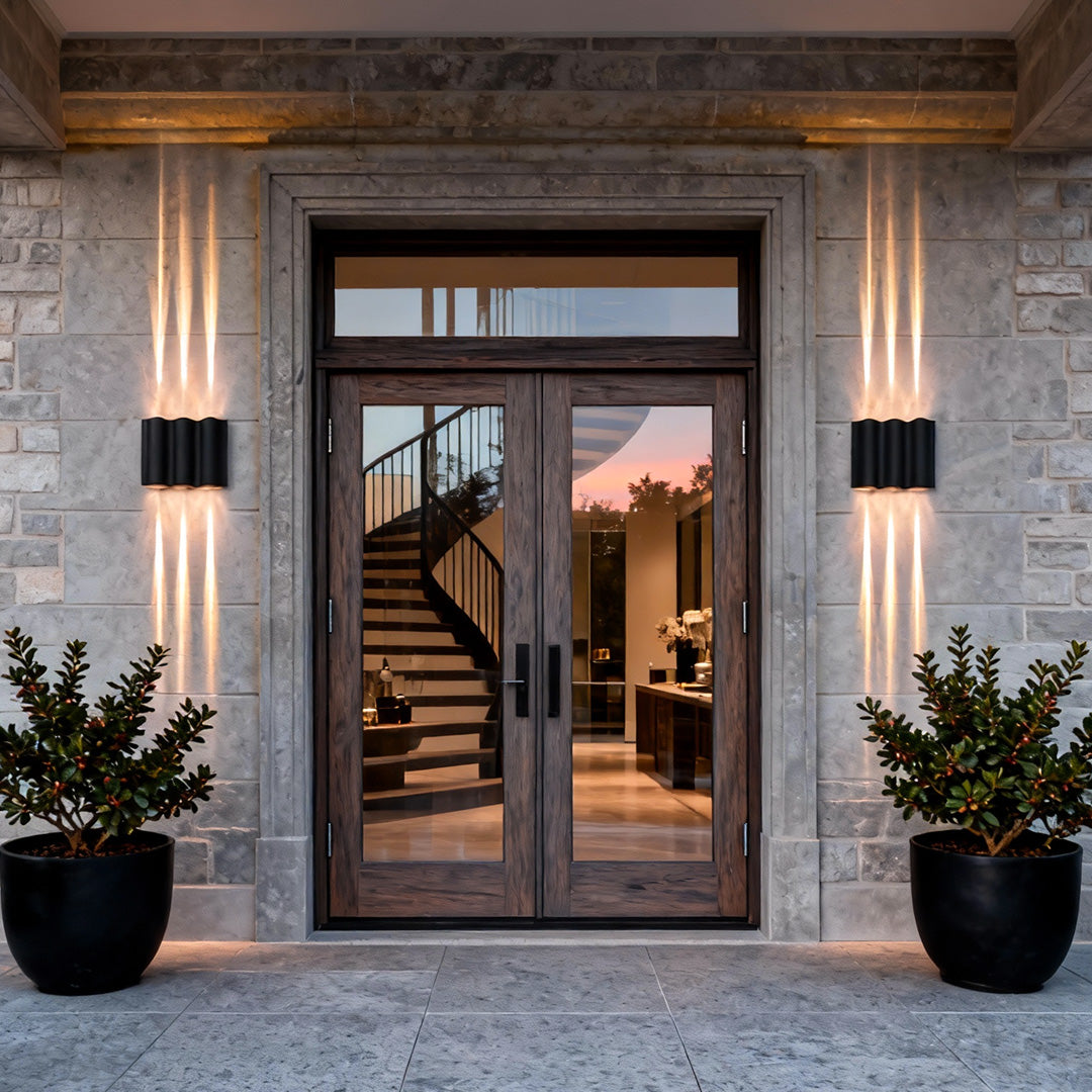 https://cdn.shopify.com/s/files/1/0556/5382/6742/files/beam-wall-light-modern-entrance-upward-downward-light-beams.jpg?v=1768293034