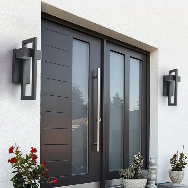 https://cdn.shopify.com/s/files/1/0655/0464/1076/files/black-up-down-outdoor-wall-light-402379.jpg?v=1773242651