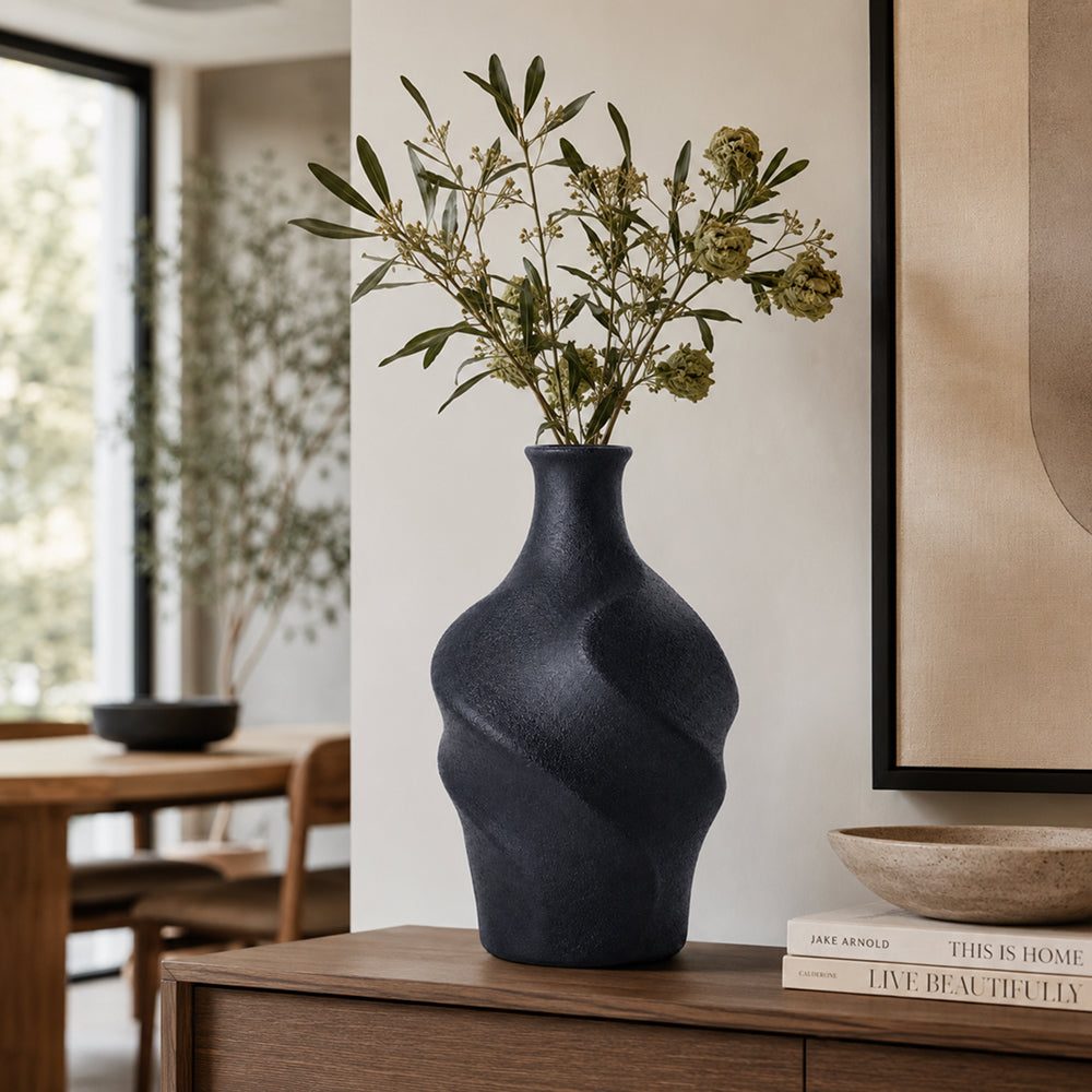 Vase en céramique simulant un vase à fleurs séchées