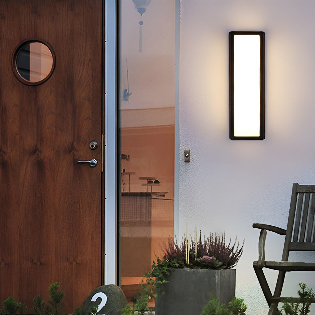 https://cdn.shopify.com/s/files/1/0556/5382/6742/files/contemporary-outdoor-wall-light-doorway-installation.jpg?v=1768384055
