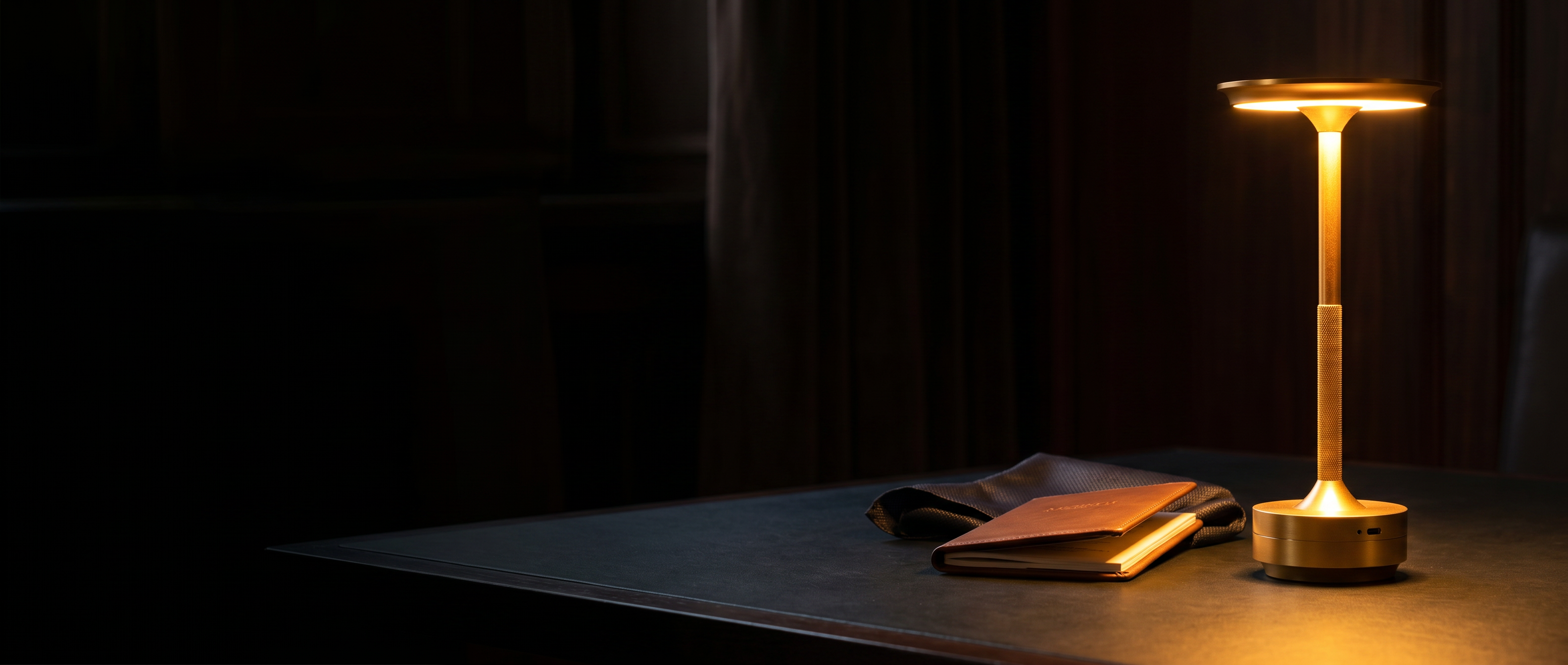 Lucciola cordless touch table lamp — smart cordless ambiance banner