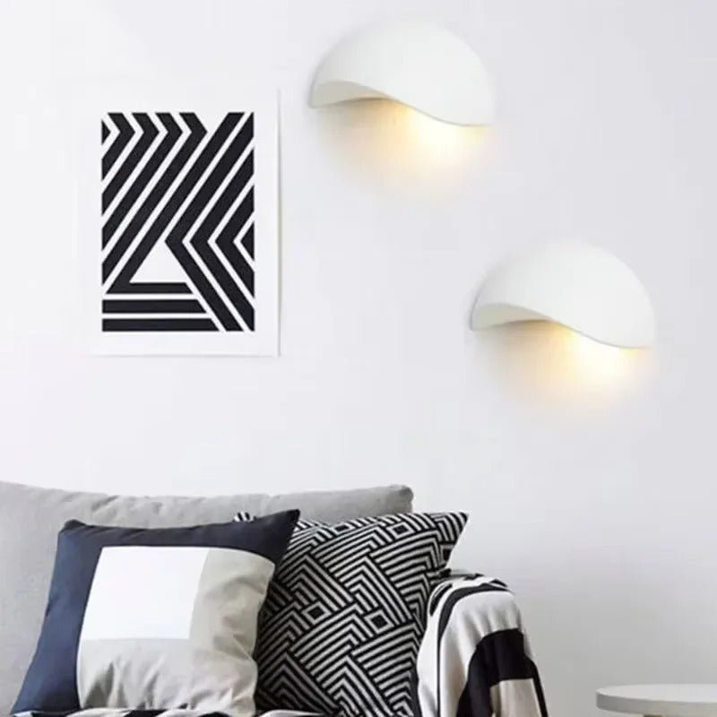 https://cdn.shopify.com/s/files/1/0655/0464/1076/files/minimalist-half-round-led-wall-light-590628.jpg?v=1750730131