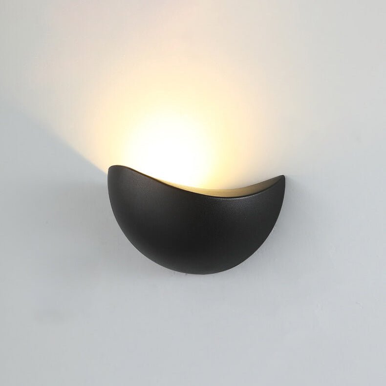 https://cdn.shopify.com/s/files/1/0655/0464/1076/files/minimalist-half-round-led-wall-light-768053.jpg?v=1750730099