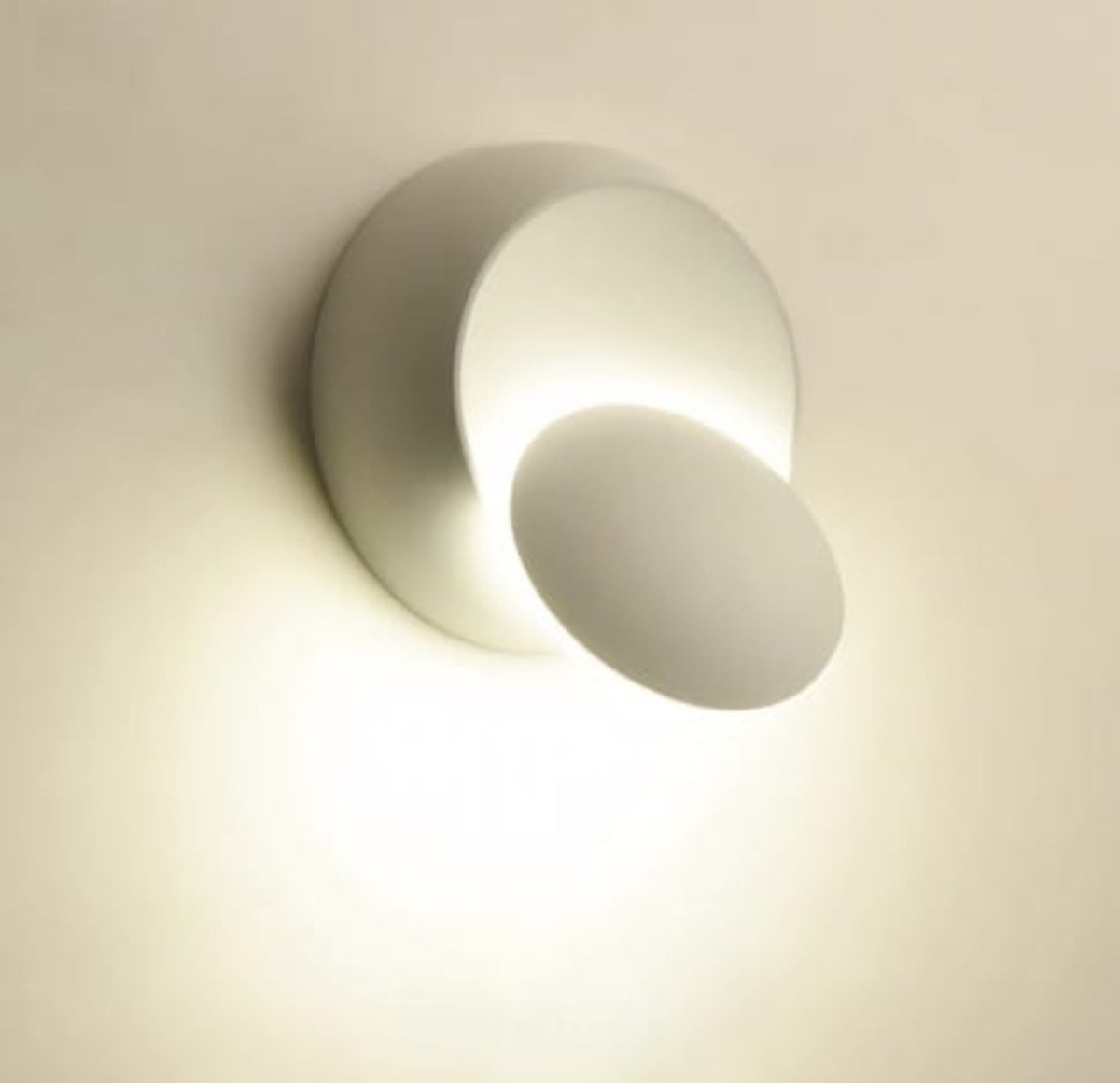 https://cdn.shopify.com/s/files/1/0655/0464/1076/files/moonsconce-rotating-circle-interior-wall-light-395359.jpg?v=1773242833