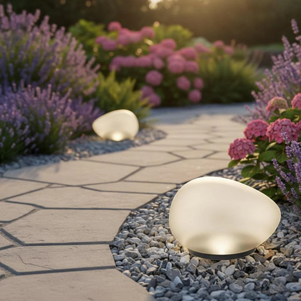 https://cdn.shopify.com/s/files/1/0655/0464/1076/files/solar-garden-pebble-outdoor-light-ip65-waterproof-auto-dusk-to-dawn_9.jpg?v=1778281559