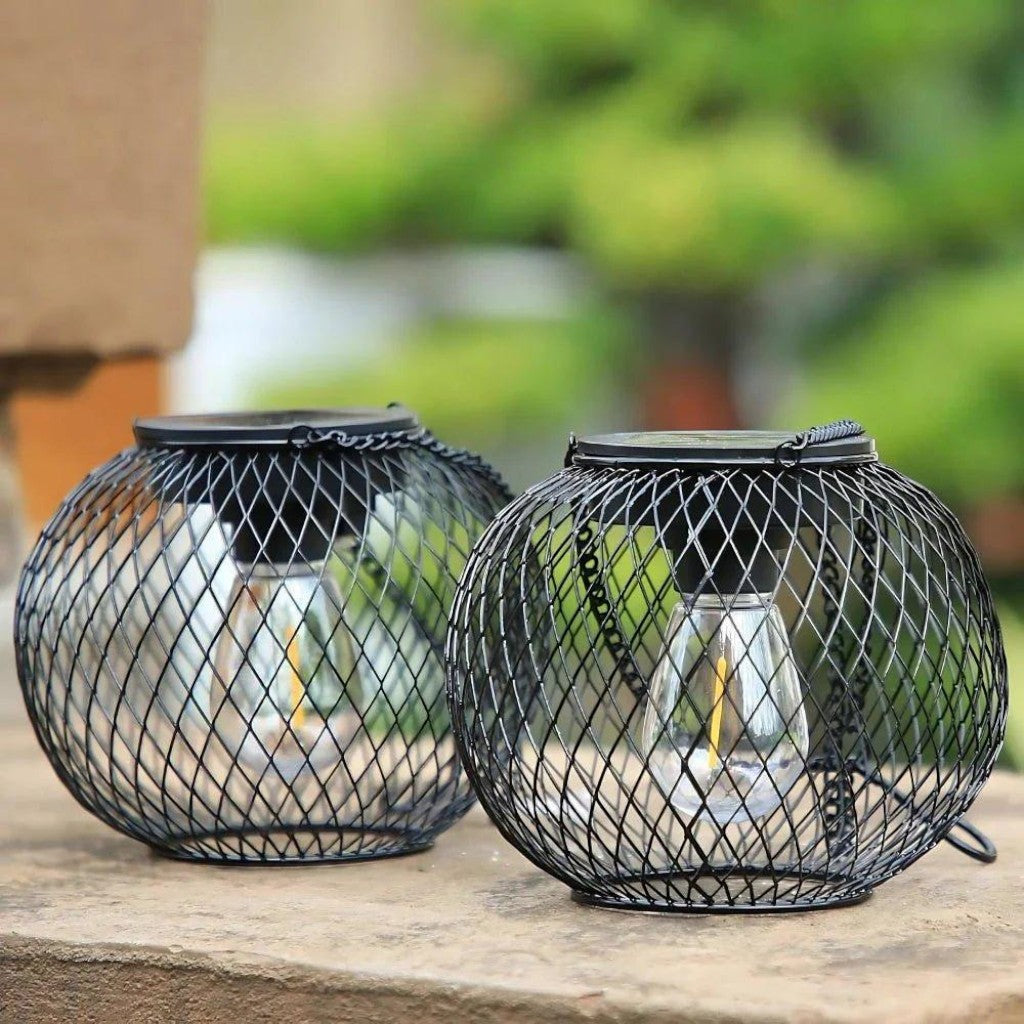 https://cdn.shopify.com/s/files/1/0655/0464/1076/files/solar-hanging-lantern-outdoor-ip65-waterproof-auto-sensor_10.jpg?v=1778265543
