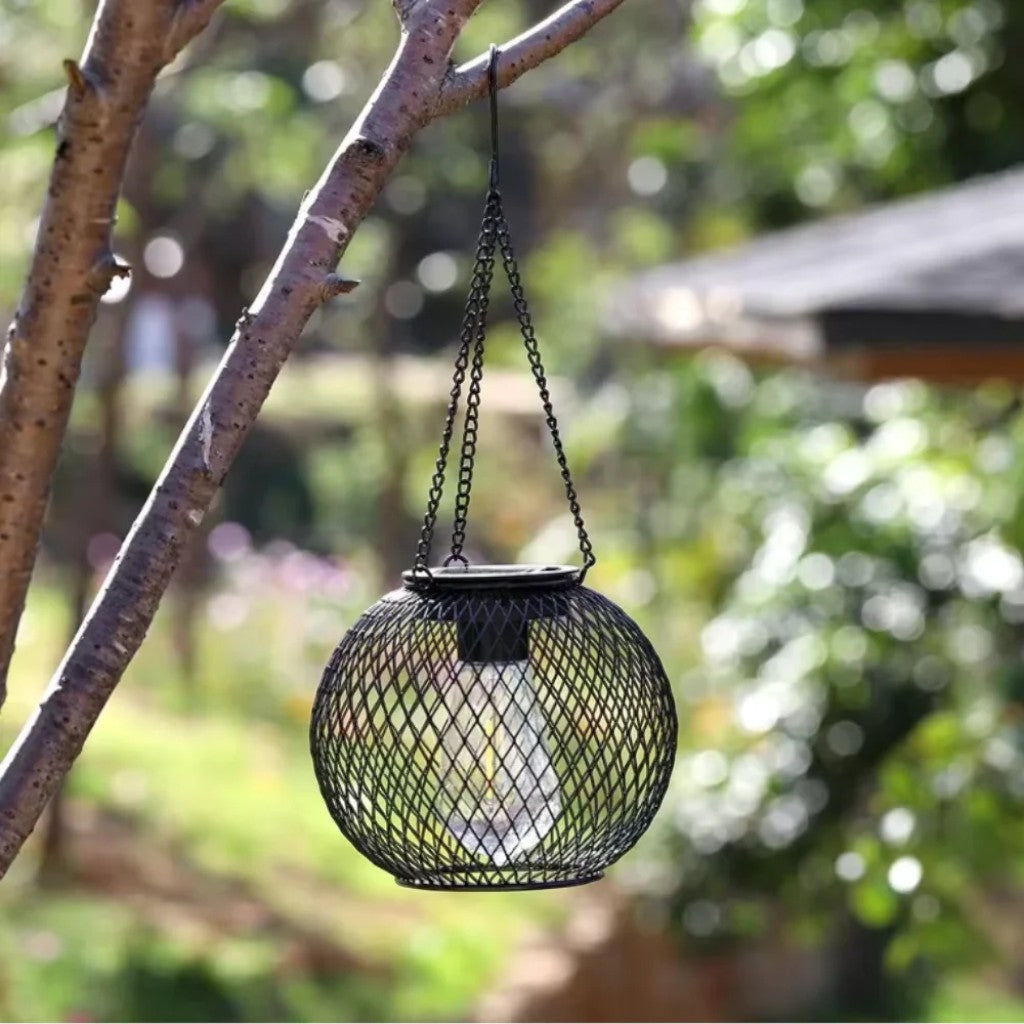https://cdn.shopify.com/s/files/1/0655/0464/1076/files/solar-hanging-lantern-outdoor-ip65-waterproof-auto-sensor_12.jpg?v=1778265543