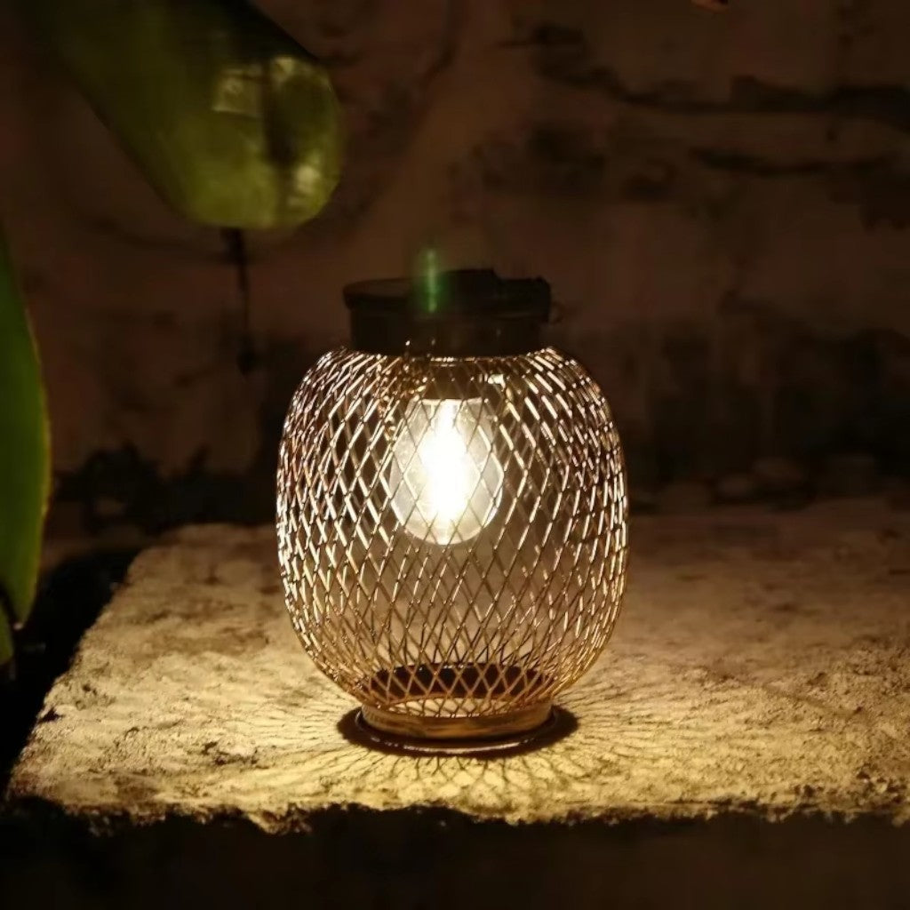 https://cdn.shopify.com/s/files/1/0655/0464/1076/files/solar-hanging-lantern-outdoor-ip65-waterproof-auto-sensor_15.jpg?v=1778265543