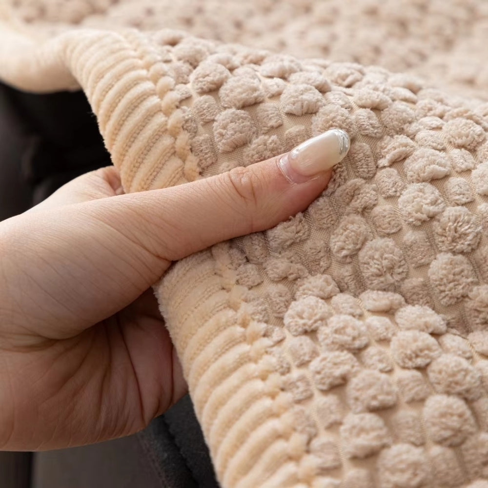 https://cdn.shopify.com/s/files/1/0637/4480/2863/files/Pet-ProofTexturedQuiltedSofaProtectorSlipcover_5.jpg?v=1755331399