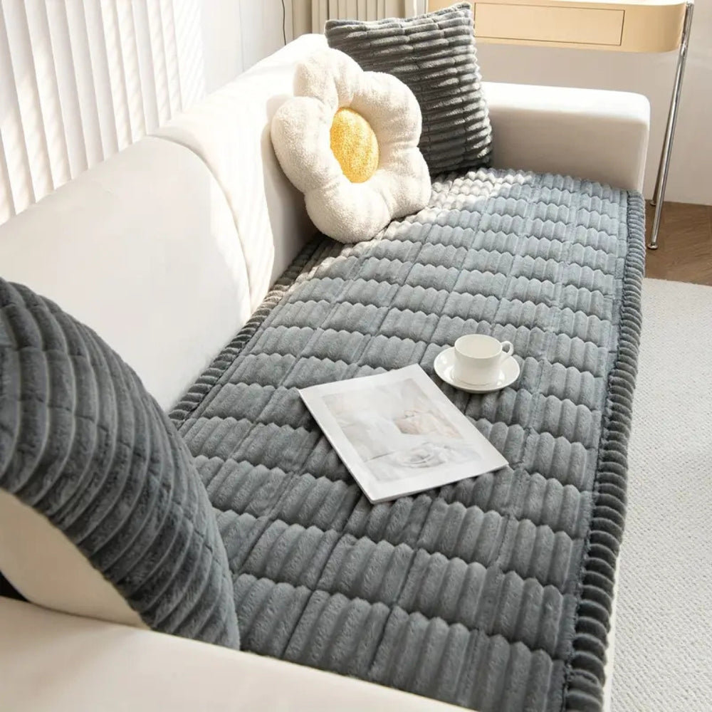 https://cdn.shopify.com/s/files/1/0637/4480/2863/files/PlushHandPleatedEdgesSofaCover_3.jpg?v=1753176953