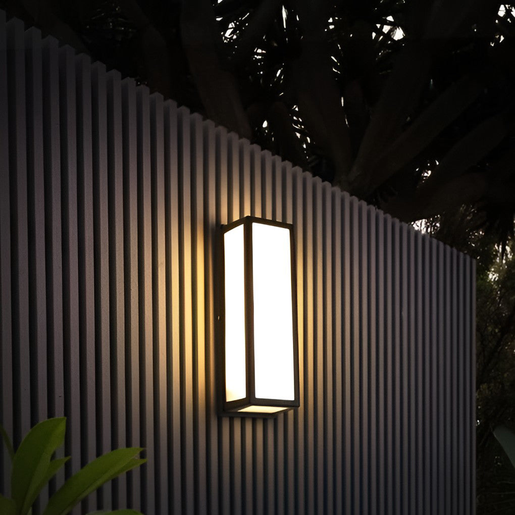 https://cdn.shopify.com/s/files/1/0556/5382/6742/files/contemporary-outdoor-wall-light-fence-mounted.jpg?v=1768384056