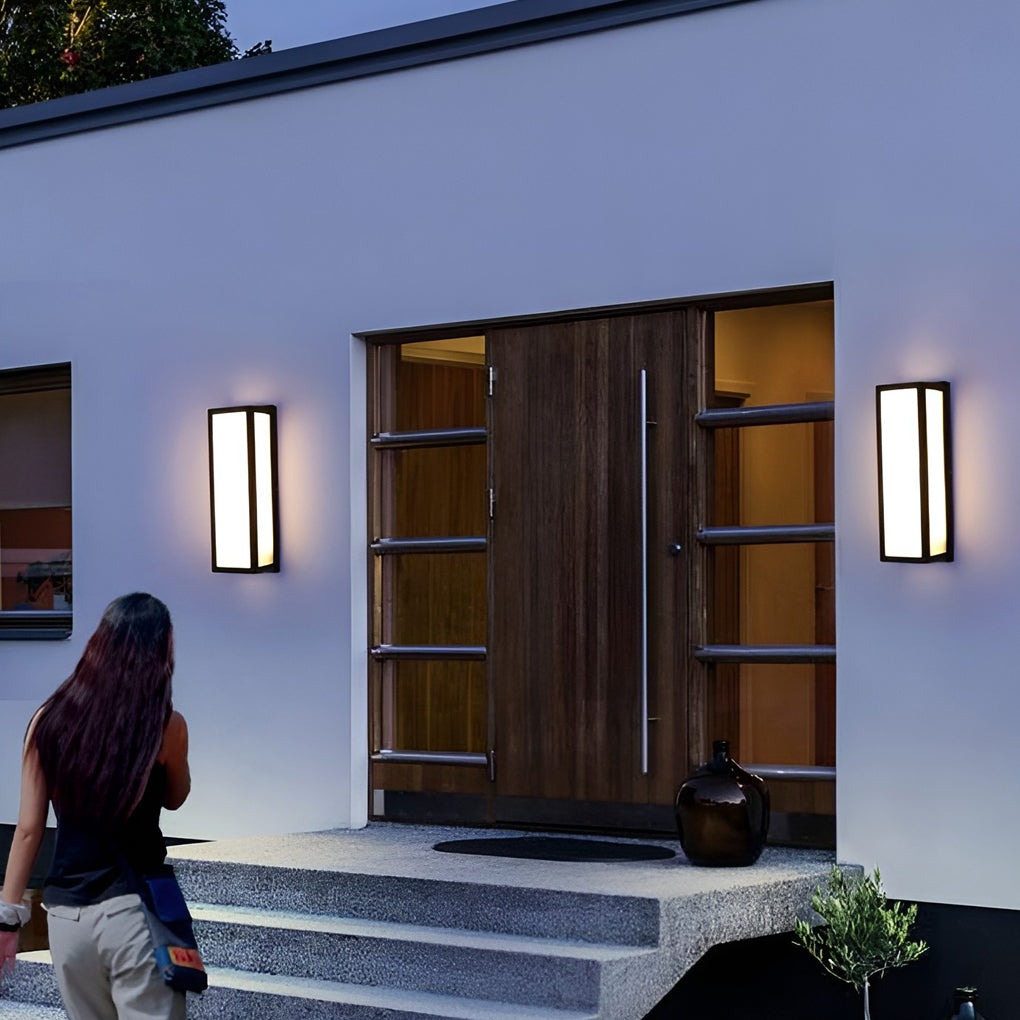 https://cdn.shopify.com/s/files/1/0556/5382/6742/files/contemporary-outdoor-wall-light-front-door.jpg?v=1768384056
