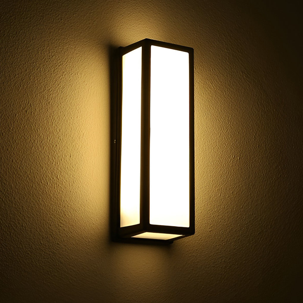 https://cdn.shopify.com/s/files/1/0556/5382/6742/files/contemporary-outdoor-wall-light-warm-glow.jpg?v=1768384056