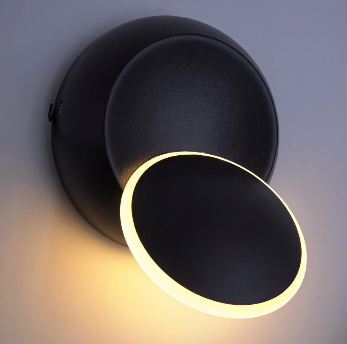 https://cdn.shopify.com/s/files/1/0655/0464/1076/files/moonsconce-rotating-circle-interior-wall-light-263923.jpg?v=1773242832