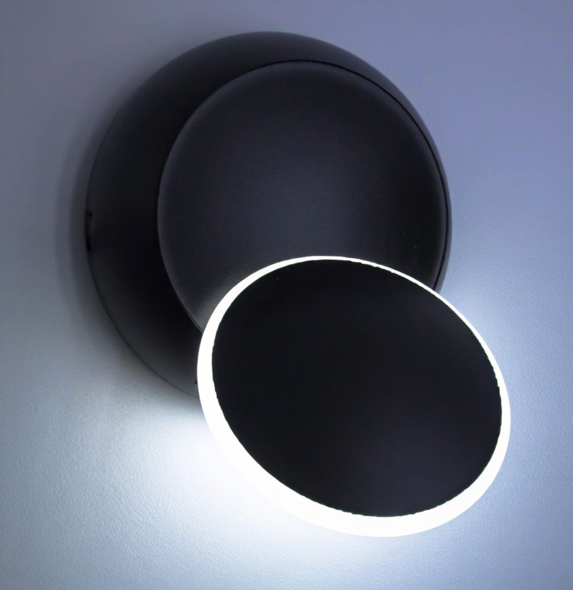 https://cdn.shopify.com/s/files/1/0655/0464/1076/files/moonsconce-rotating-circle-interior-wall-light-746592.jpg?v=1773242832