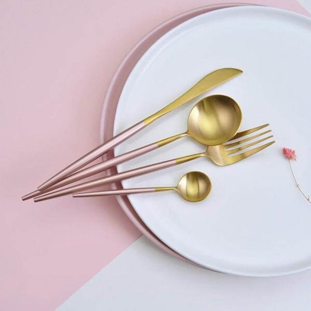 https://cdn.shopify.com/s/files/1/0655/0464/1076/files/pink-gold-stainless-steel-cutlery-set-30-piece-8894959.jpg?v=1779807025