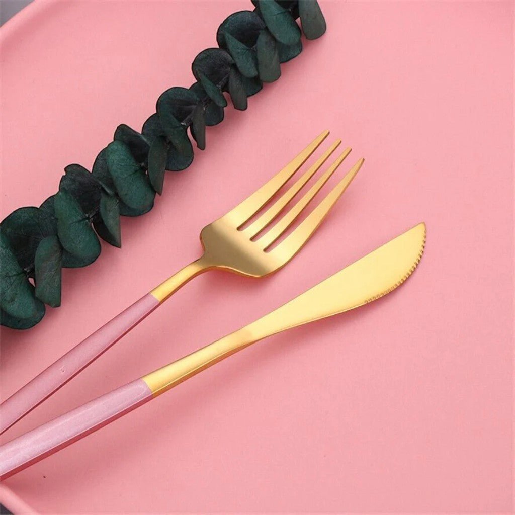 https://cdn.shopify.com/s/files/1/0655/0464/1076/files/pink-gold-stainless-steel-cutlery-set-30-piece-9682387.jpg?v=1779807024