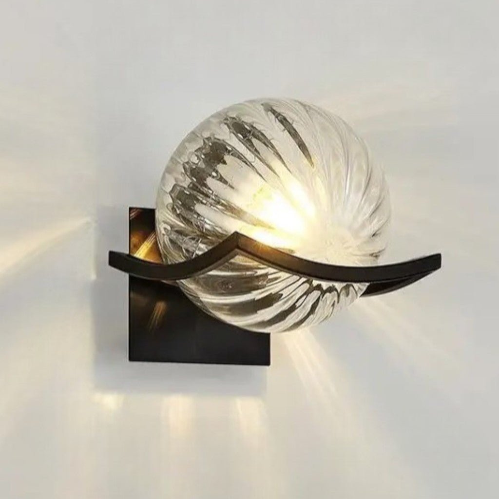 https://cdn.shopify.com/s/files/1/0655/0464/1076/files/sirius-glass-globe-wall-sconce-with-black-finish-4794051.jpg?v=1774455614