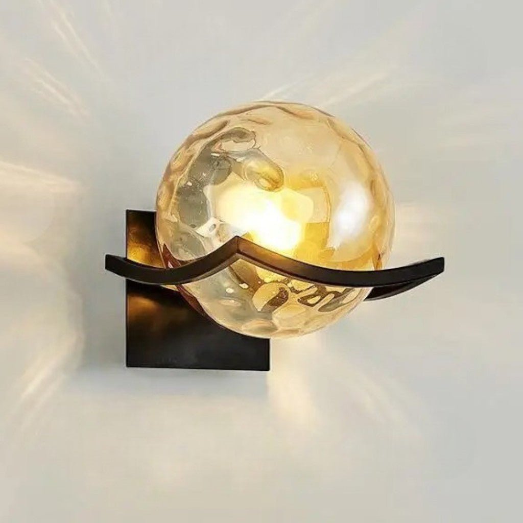 https://cdn.shopify.com/s/files/1/0655/0464/1076/files/sirius-glass-globe-wall-sconce-with-black-finish-8609636.jpg?v=1774455615