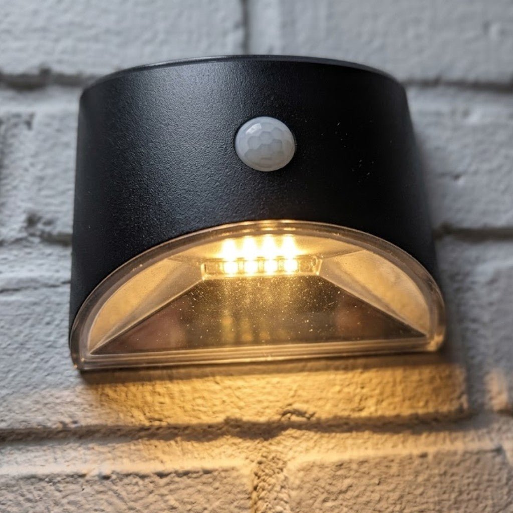 https://cdn.shopify.com/s/files/1/0655/0464/1076/files/solar-outdoor-garden-wall-light-pir-motion-sensor-ip65-waterproof-lamp-5388816.jpg?v=1779807015